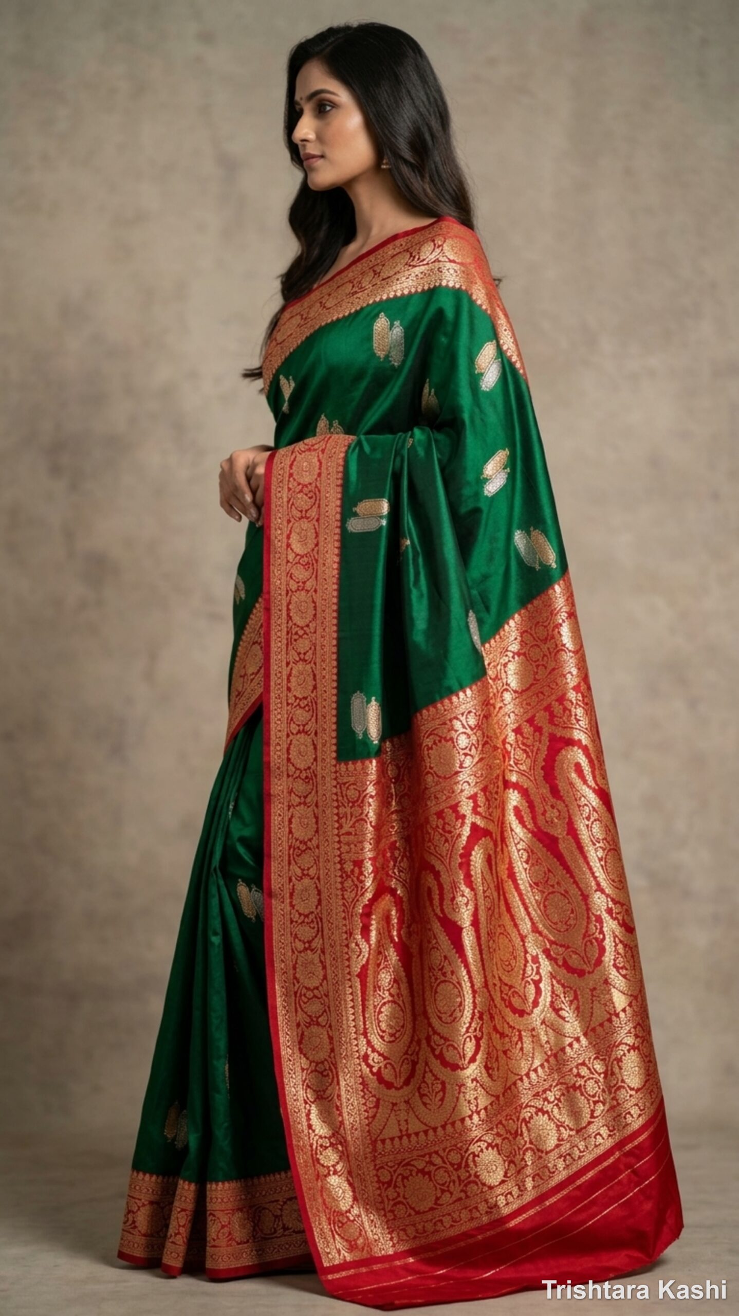 Pure Handloom Katan Silk Kadwa Banarasi Saree – Emerald Green & Crimson Sona-Rupa Zari Weave