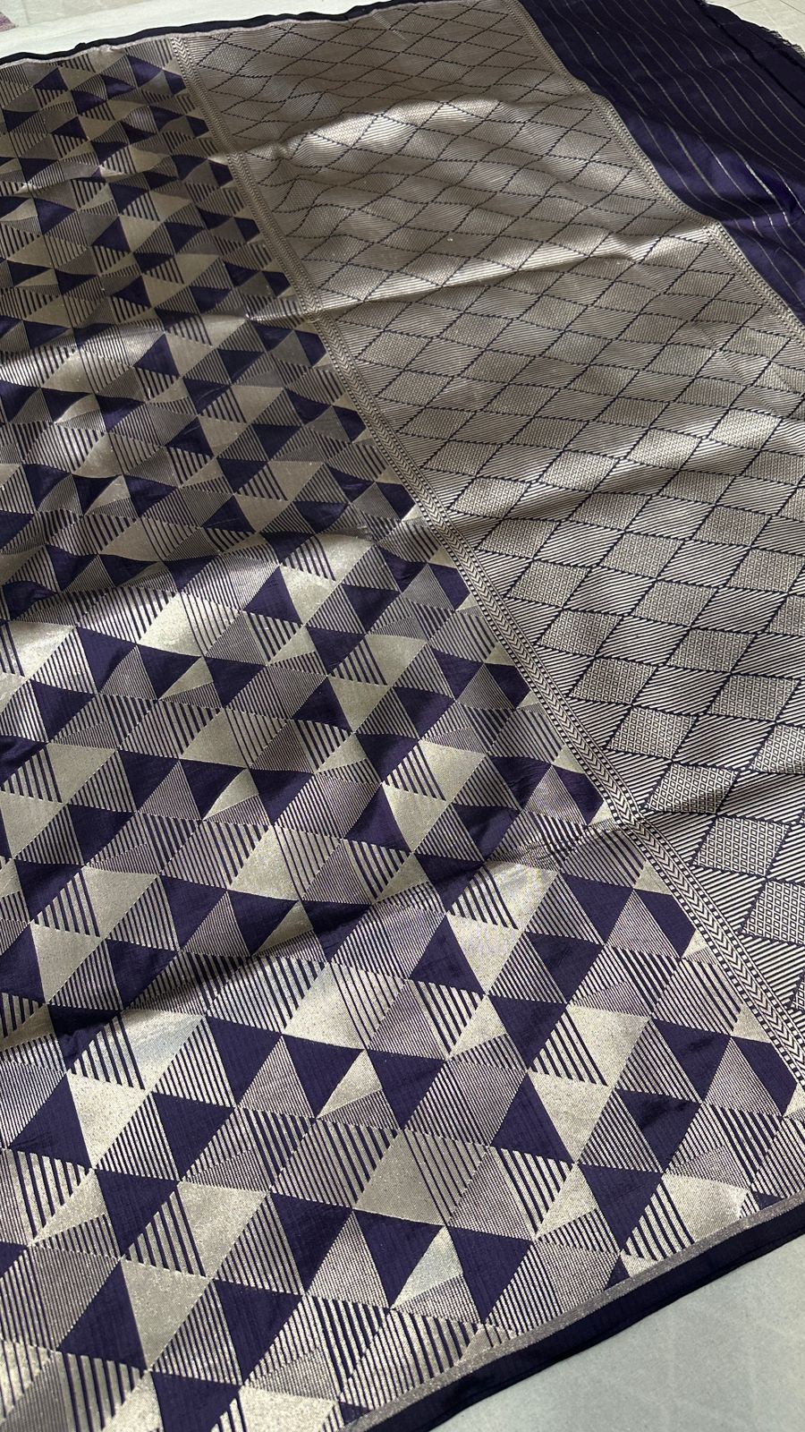 Pure Katan Silk Borderless All Over Saree – Modern Banarasi Elegance with Seamless Woven Beauty