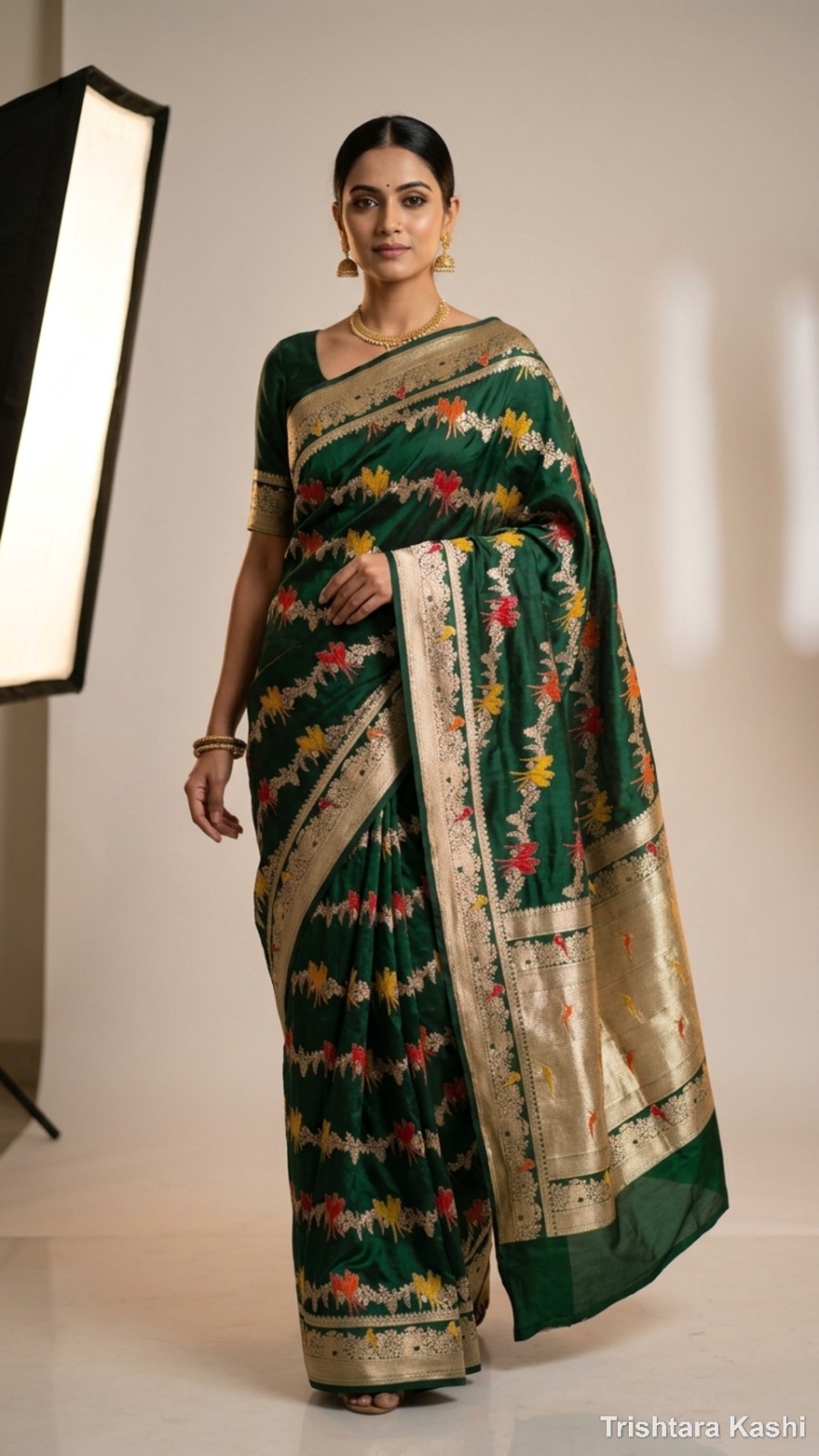 Pure Handwoven Emerald Green Banarasi Silk Bird Motif Saree – Heritage Elegance with Silver Zari Grandeur