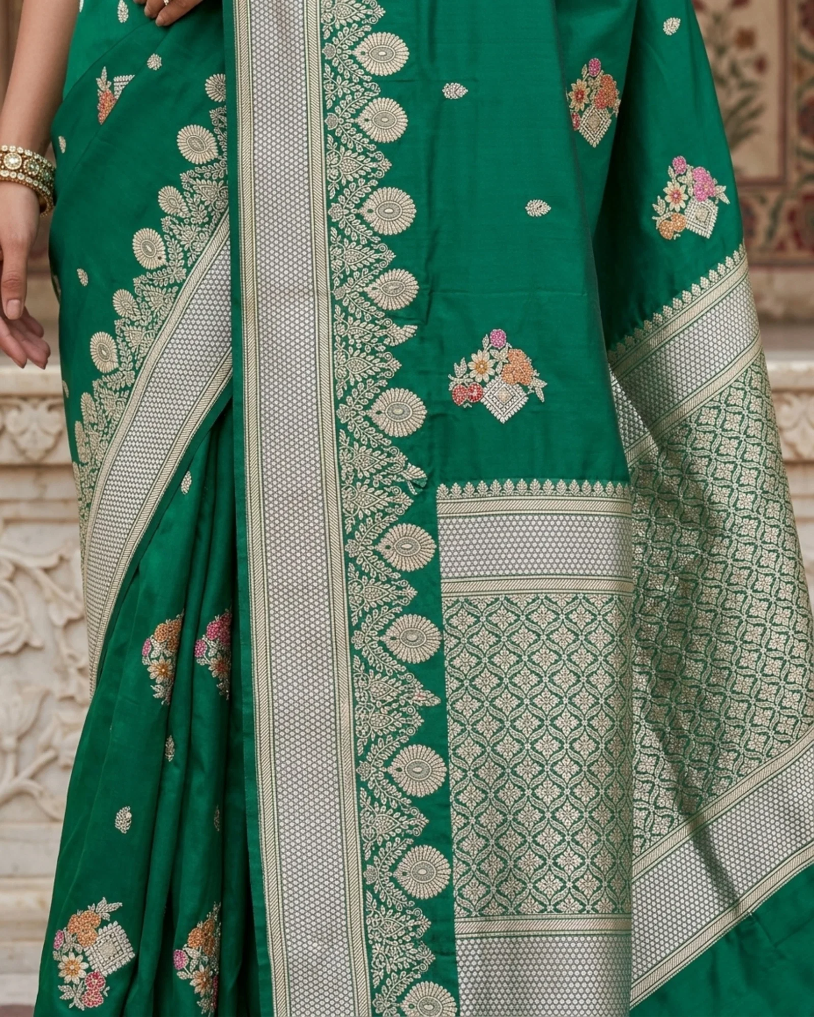 Close-up of Silver Zari border, Meenakari motifs and geometric pallu