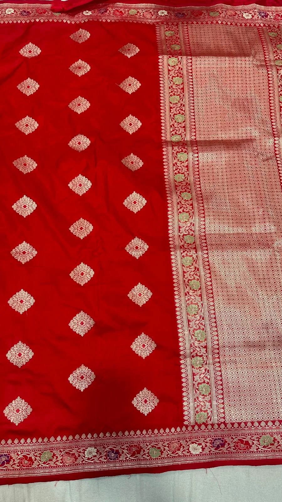Original Vibrant Crimson Red Katan Silk Kadwa Banarasi Saree showing body border and pallu
