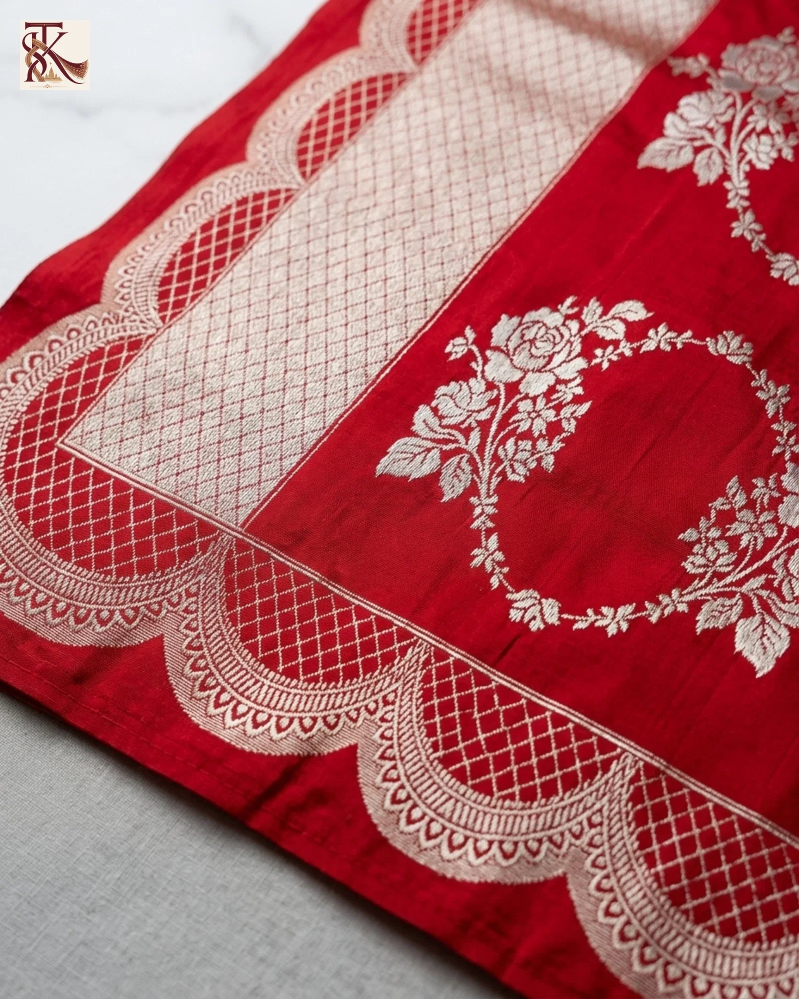 Vibrant Crimson Red Katan Silk Banarasi Saree scalloped border and pallu close-up